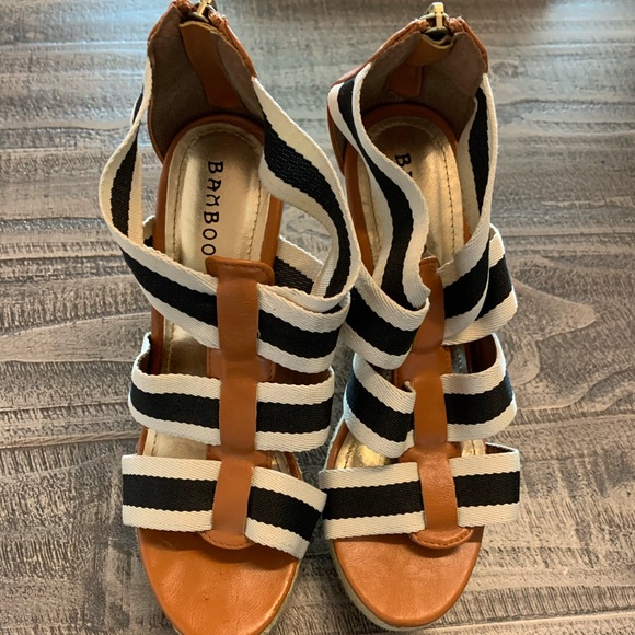 Chunky black white, chestnut colored wedges 7.5 - Picture 5 of 6